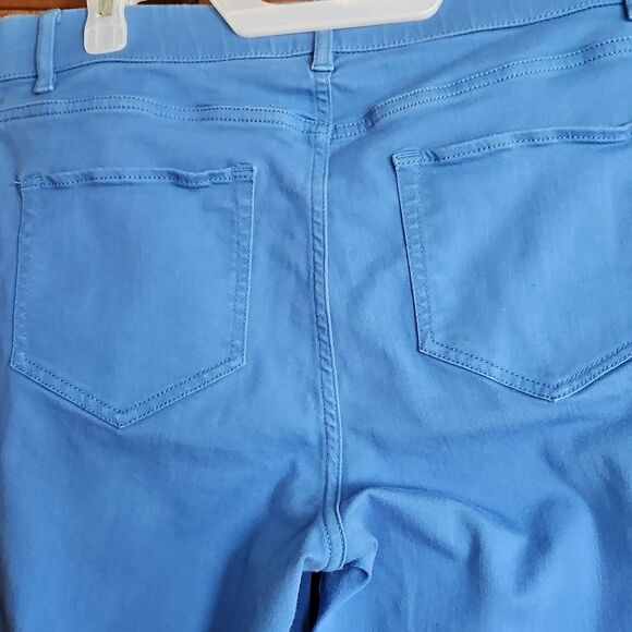 J. Jill High-Rise Cropped Jeans  Pull-On Style  Women’s Size 12  Blue Denim - Picture 4 of 8